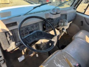 1998 Int'l 4700 Flat Bed Truck