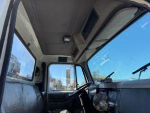 1998 Int'l 4700 Flat Bed Truck