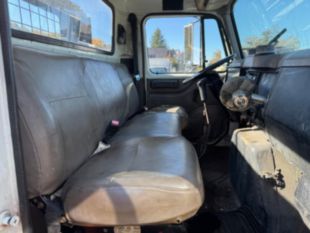 1998 Int'l 4700 Flat Bed Truck