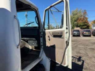 1998 Int'l 4700 Flat Bed Truck