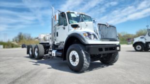 2011 International 7600 6x6 Tractor