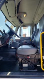 2011 International 7600 6x6 Tractor
