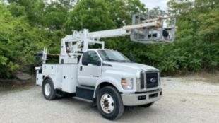 2018 Ford F-750 4x2 Versalift VTP-40-NE Cable Placer