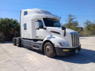2023 Peterbilt 579 80" Ultraloft Sleeper Truck