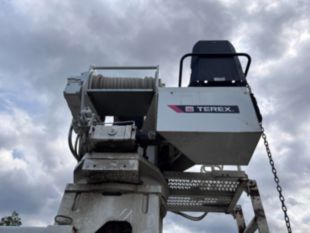 2019 Int'l 7300 4x4 Terex Commander 4047 Digger Derrick Truck