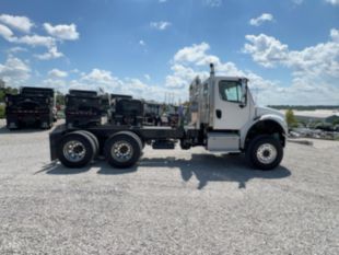 2019 Freightliner M2106 6x6 Daycab Tractor
