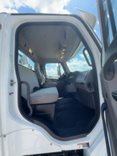 2019 Freightliner M2106 6x6 Daycab Tractor
