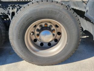 2023 Peterbilt 579 80" Ultraloft Sleeper Truck