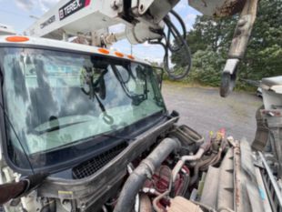 2019 Int'l 7300 4x4 Terex Commander 4047 Digger Derrick Truck