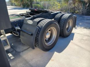 2023 Peterbilt 579 80" Ultraloft Sleeper Truck