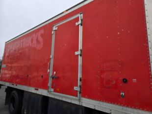 2000 UD 300 Diesel 4x2 Box Truck