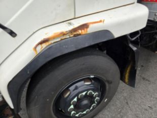 2000 UD 300 Diesel 4x2 Box Truck