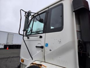 2000 UD 300 Diesel 4x2 Box Truck