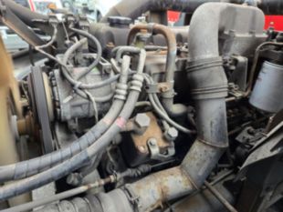2000 UD 300 Diesel 4x2 Box Truck