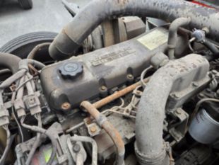 2000 UD 300 Diesel 4x2 Box Truck