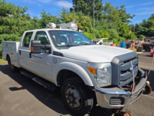 2015 Ford F-250 Gas Engine Crew Cab 4x4 "Rail Gear Equipped" Service Truck