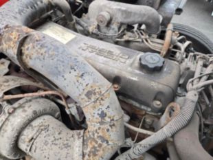2000 UD 300 Diesel 4x2 Box Truck