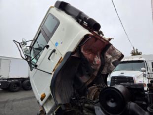 2000 UD 300 Diesel 4x2 Box Truck