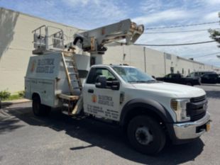 2018 Single Versalift VST-40N Bucket Truck