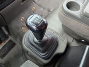 2000 UD 300 Diesel 4x2 Box Truck
