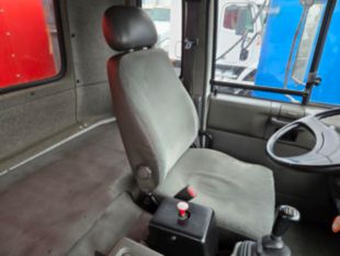 2000 UD 300 Diesel 4x2 Box Truck