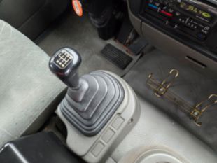 2000 UD 300 Diesel 4x2 Box Truck