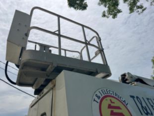 2018 Single Versalift VST-40N Bucket Truck