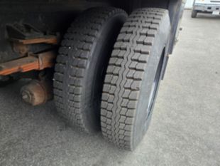 2000 UD 300 Diesel 4x2 Box Truck