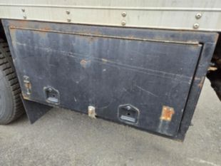 2000 UD 300 Diesel 4x2 Box Truck