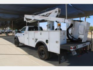 2014 Dodge 5500 Versalift Bucket Truck