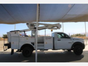 2014 Dodge 5500 Versalift Bucket Truck