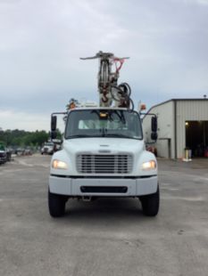 2016 Freightliner M2106 4x4 Terex C4047 Digger Derrick