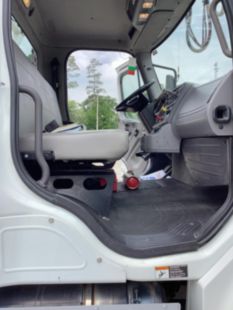 2016 Freightliner M2106 4x4 Terex C4047 Digger Derrick