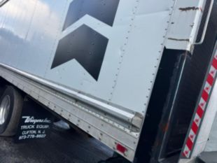 2007 GMC T-6500 Diesel 4x2 Box Truck