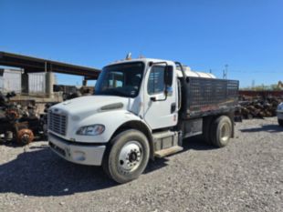 Flatbed w/750 Gallon Water Tank / 2019 Freightliner M2106