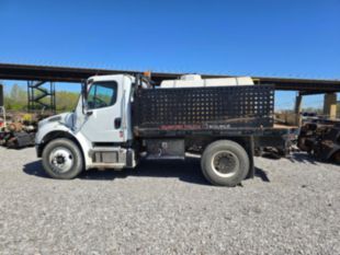 Flatbed w/750 Gallon Water Tank / 2019 Freightliner M2106