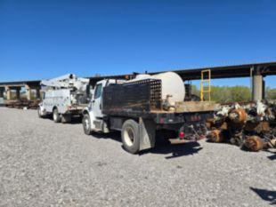 Flatbed w/750 Gallon Water Tank / 2019 Freightliner M2106