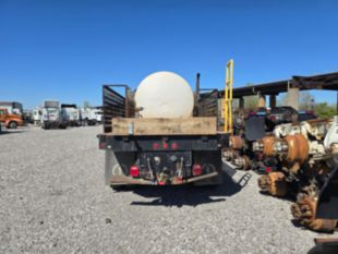 Flatbed w/750 Gallon Water Tank / 2019 Freightliner M2106