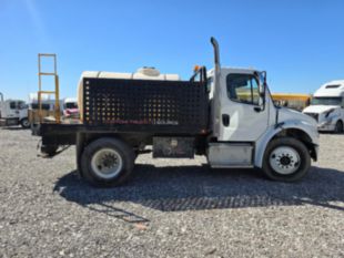 Flatbed w/750 Gallon Water Tank / 2019 Freightliner M2106