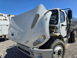 Flatbed w/750 Gallon Water Tank / 2019 Freightliner M2106