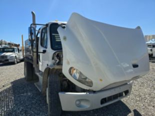 Flatbed w/750 Gallon Water Tank / 2019 Freightliner M2106