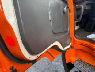 2007 GMC T-6500 Diesel 4x2 Box Truck