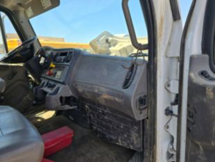 Flatbed w/750 Gallon Water Tank / 2019 Freightliner M2106