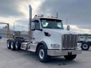 2026 Peterbilt 567 8x4 Road Tractor