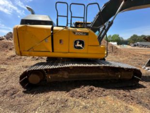 2020 John Deere 210GLC