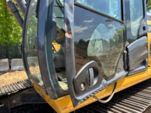 2020 John Deere 210GLC