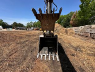 2020 John Deere 210GLC