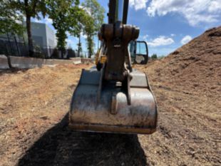 2020 John Deere 210GLC