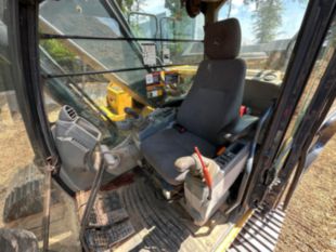 2020 John Deere 210GLC