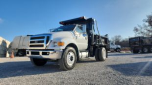 2015 Ford F750 4x2 2024 Load King 10 Ft. Dump Truck